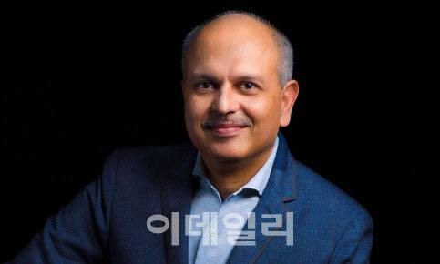 마이크론 수밋 사다나 CBO [사진=마이크론 홈페이지]