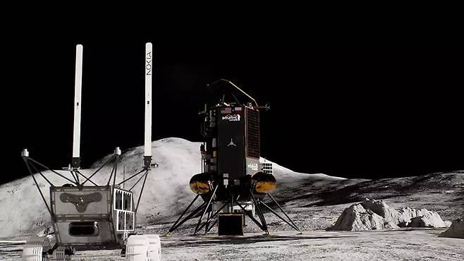 올해 말 달 표면에 착륙할 소형 무인 차량(사진 왼쪽)과 착륙선 상상도. 이 기기들은 달에서 4세대(4G) 이동통신을 실행할 계획이다. 노키아 제공