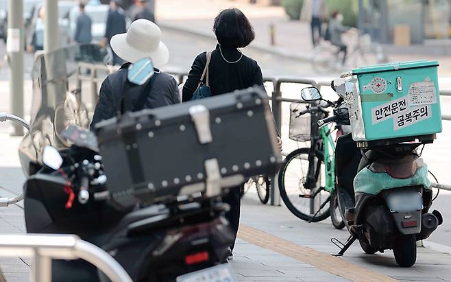 배달 라이더들의 불법ㆍ난폭운전은 이륜차를 부정적으로 바라보게 만든다.[사진=뉴시스]