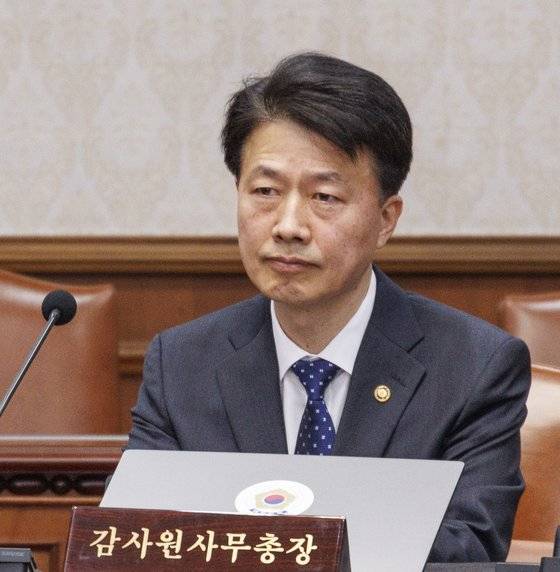이번 감사를 지휘한 최달영 감사원 사무총장이 지난 2월 정부서울청사에서 열린 국무회의에 참석해 한덕수 국무총리의 발언을 듣고 있는 모습. 연합뉴스