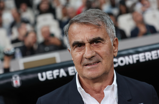 Then-Besiktas manager Senol Gunes waits for the Europa Conference League match against FC Lugano at Vodafone Park in Istanbul, Turkey on Oct. 5, 2023. [REUTERS/YONHAP]