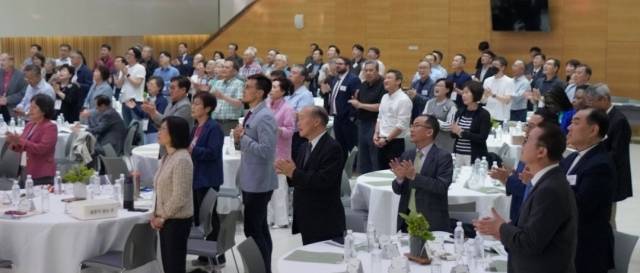 PCUSA NCKPC 회원들이 1일 경기도 소망수양관에서 진행된 총회 중 찬양하고 있다. NCKPC 제공