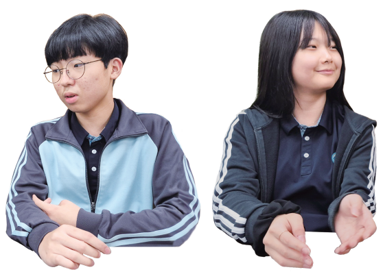 (왼쪽부터) 광명 소하중학교 조민우군, 김윤정양