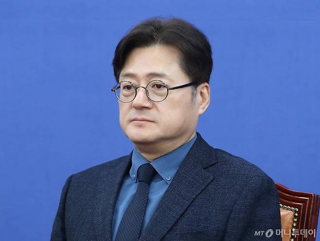 (서울=뉴스1) 임세영 기자 = 홍익표 더불어민주당 원내대표가 2일 오전 서울 여의도 국회에서 열린 정책조정회의에서 생각에 잠겨 있다. 2024.5.2/뉴스1  Copyright (C) 뉴스1. All rights reserved. 무단 전재 및 재배포,  AI학습 이용 금지. /사진=(서울=뉴스1) 임세영 기자