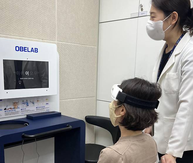 서울 서초구는 지난해 전국 최초로 60세 이상 구민을 대상으로 시행한 ‘뇌 산소포화도 고도장비 기반 인지선별검사’가 큰 호응을 얻고 있다고 2일 밝혔다.[서초구 제공]