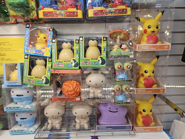 특허청 상표특별사법경찰이 단속한 포켓몬스터 등 유명 캐릭터 위조상품. 사진 제공=특허청