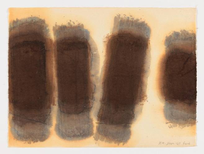 윤형근, 'Burnt Umber & Ultramarine', 1981, 한지에 유화, 47x63cm[PKM갤러리 제공. 재판매 및 DB 금지]