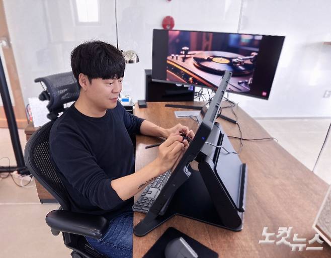 웹툰 스튜디오 몬스터라이엇 고진호 창립자 겸 총괄프로듀서. 고 작가 제공
