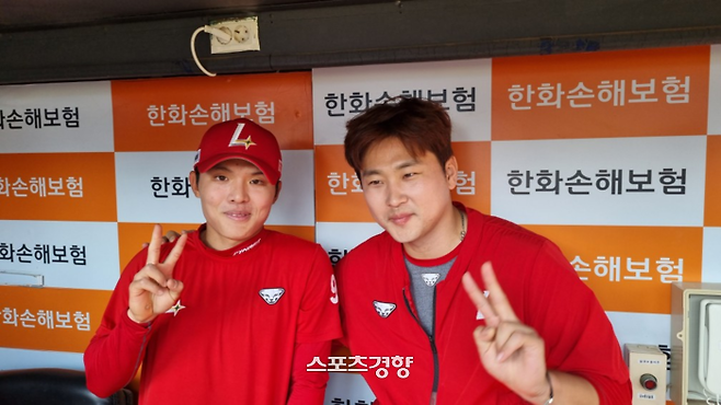 정준재(왼쪽)와 박민호. 대전|배재흥 기자