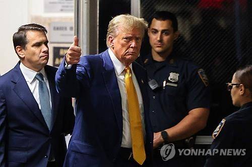 형사재판 법정 출석한 트럼프 전 미국 대통령 [UPI 연합뉴스 자료사진]