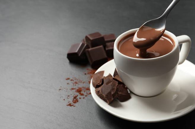 나른할 때는 다크 초콜릿을 섭취하면 에너지를 빨리 끌어올릴 수 있다. [사진=게티이미지뱅크]