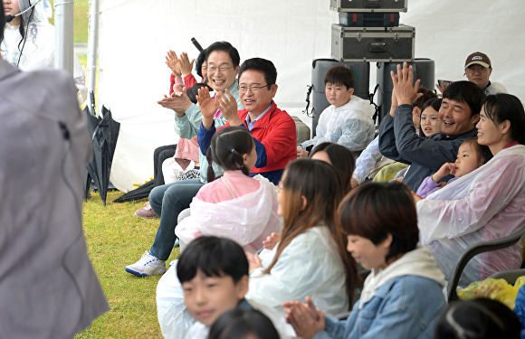 5일 경북도청 새마을 광장과 천년 숲 일원에서 '어린이날 기념식'과 '어린이날 큰잔치' 행사가 열리고 있다.  [사진=경북도청]