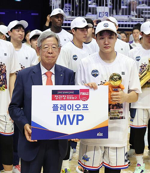 KCC 허웅, 플레이오프 MVP 수상