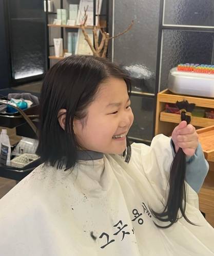 기증을 위해 머리카락을 자른 김리원 양 모습 [이승아 씨 제공. 재판매 및 DB 금지]
