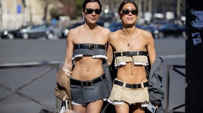 미우미우 세트를 입은 여성들. 사진=마리끌레르 캡처