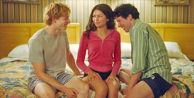 영화 ‘챌린저스’는 18세 때 처음 만난 세 테니스 선수의 사랑과 욕망을 다룬다.   WBD 제공