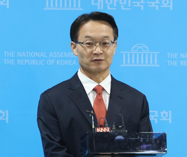 조해진 국민의힘 의원이 지난 2월 서울 여의도 국회 소통관에서 취재진 질문을 받고 있다. 뉴스1