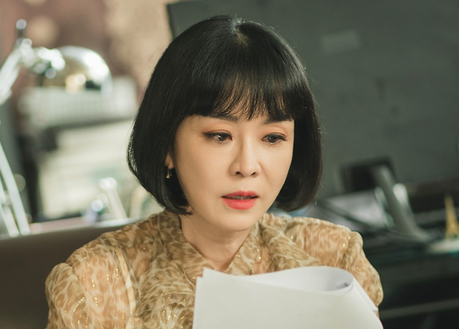<눈물의 여왕> 의 범자 고모로 출연한 배우 김정난. tvN 제공.