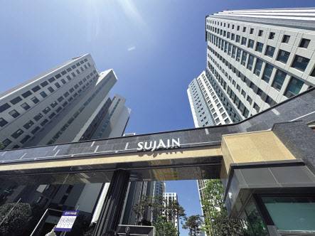 지난 3일 찾은 대구 달서구 송현동 ‘한양수자인 더팰리시티’ 단지 정문 신혜원 기자