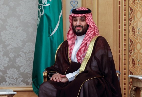 무함마드 빈 살만 왕세자는 2016년 4월 25일 사우디 경제의 석유 의존도를 낮추고 산업 다각화를 꾀하는 ‘비전 2030’을 발표했다.  리야드 로이터 연합뉴스