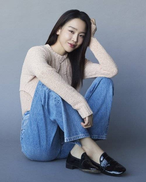 사랑스러운 매력으로 인기를 끈 배우 신혜선이 영화 ‘그녀가 죽었다’를 통해 이미지 변신에 나선다. 그는 “타인의 관심에 뒤틀린 욕망을 가진 캐릭터가 흥미로워 출연했다”고 말했다. 사진제공｜아이오케이컴퍼니