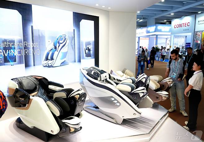 중국 최대 무역박람회 '캔톤페어 2024'에 전시된 헬스케어로봇(바디프랜드 제공)