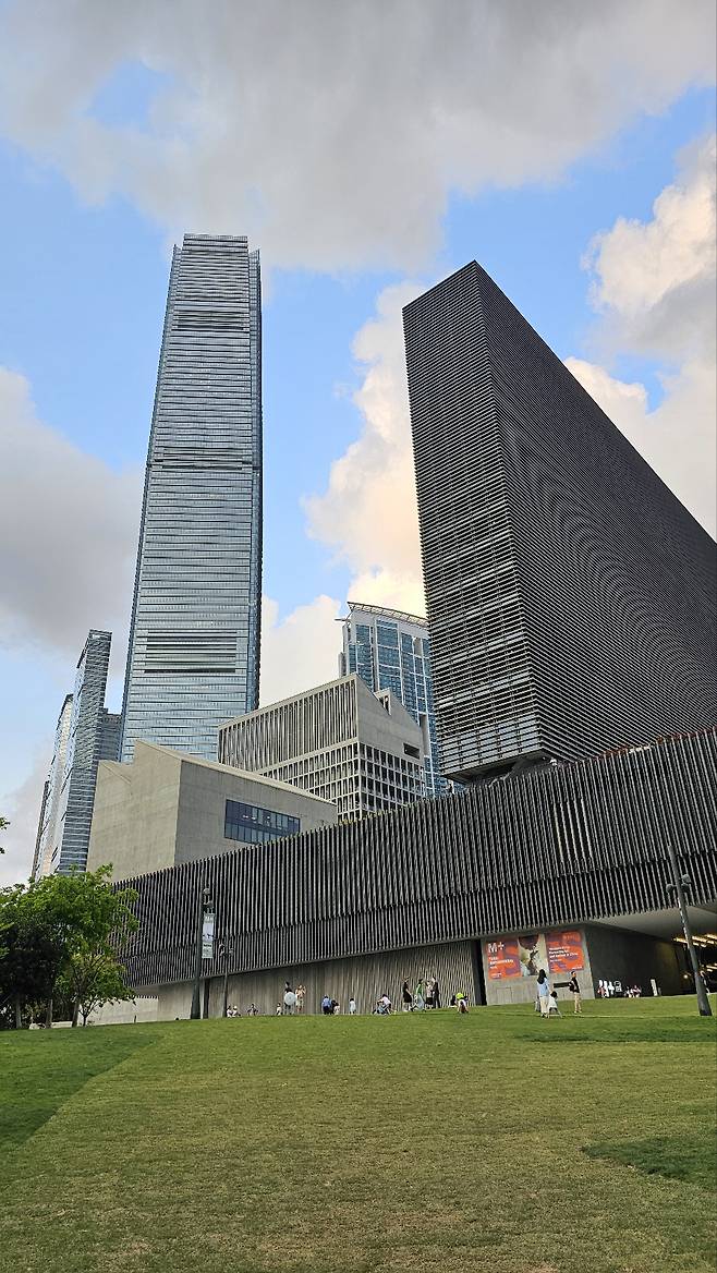 ◇엠프러스는 홍콩의 문화, 예술 전시회가 다양하게 진행되는 곳으로 MZ세대가 즐기기 좋은 곳이다.