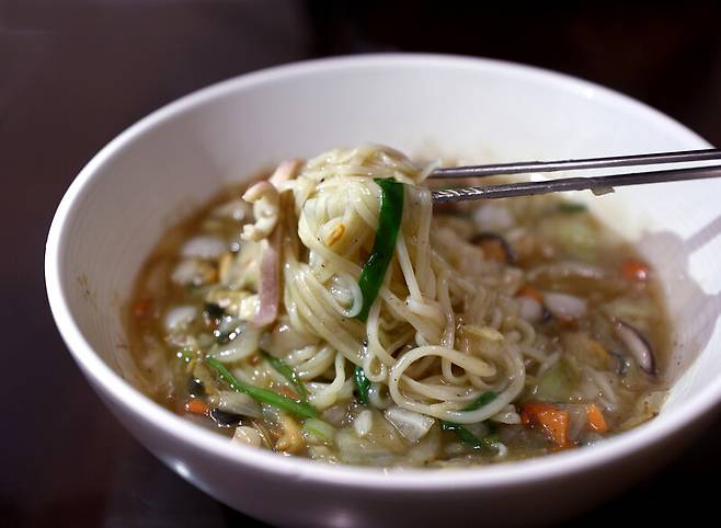 전주 중국집 ‘대보장’의 ‘물짜장’. 박미향 기자
