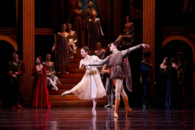 Universal Ballet's "Romeo and Juliet" (Universal Ballet)
