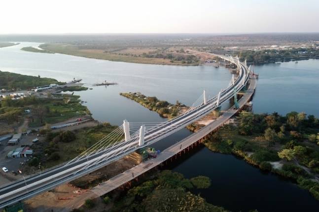 아프리카 보츠와나 카중굴라 대교 전경