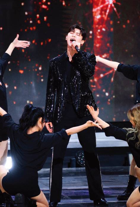 박지현은 ‘활어보이스’라는 애칭처럼 무대에만 오르면 항상 팔딱거리는 에너지를 내뿜으며 열창의 감동을 선사한다. [뉴스1]