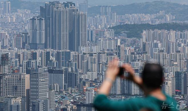 서울 남산에서 바라본 아파트 단지 모습. 2024.5.9/뉴스1 ⓒ News1 김도우 기자