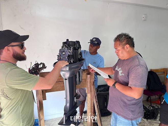 지난해 남태평양에 위치한 투발루 에서 공적개발협력(ODA) 사업의 일환으로 진행된어업인기술교육 사진.ⓒ한국농어촌공사