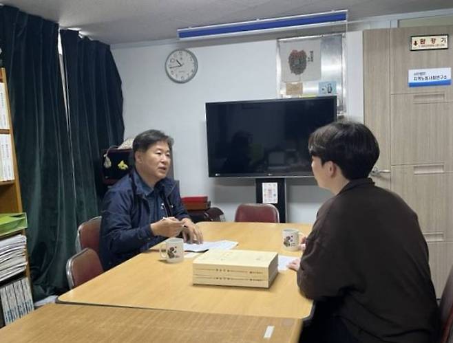대담하는 이재호 부산참여연대 간사.최광수 기자