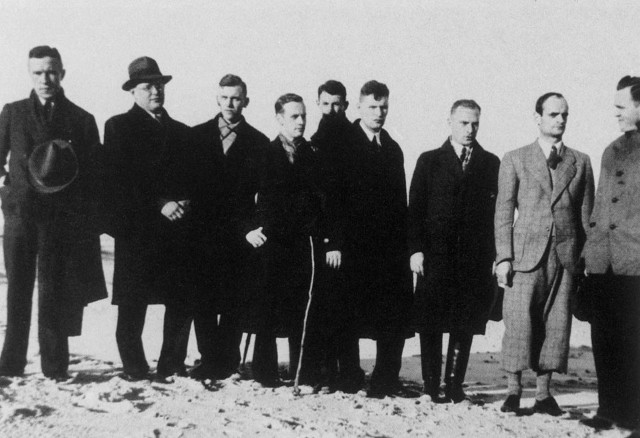 독일 발트해 연안에서 고백교회 동료들과 함께한 디트리히 본회퍼(왼쪽 두 번째). 복있는사람 제공