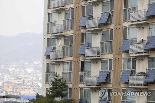 태양광 설비가 설치된 서울의 한 아파트 모습 [연합뉴스 자료사진]