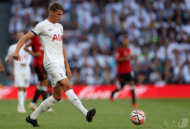 토트넘 수비수 판더펜. ⓒ AFP=뉴스1