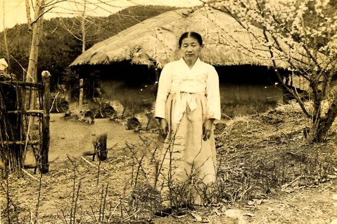 ▲송창근 이사장을 훌륭한 사회인으로 키워준 생전의 어머니 김아순 여사의 모습. 사진은 지난 1970년 4월에 촬영됐다.