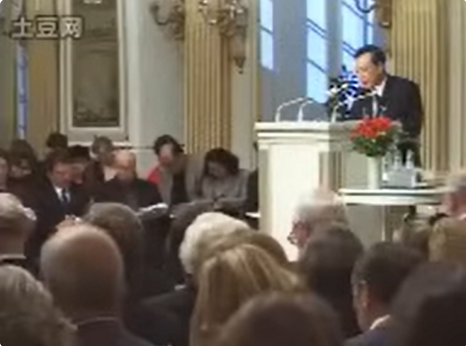 가오싱젠의 노벨문학상 수상 연설 장면. 24년 전 영상이어서 화질이 좋진 않습니다. 가오싱젠의 이날 연설 전문은 한국에 번역 출간된 ‘창작에 대하여’에 수록돼 있습니다. [유튜브 영상 캡처]