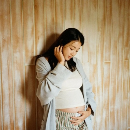 강소라는 둘째 임신 소식을 알린 후, 만삭 화보를 공개해 큰 주목을 받았다. 사진=강소라 SNS