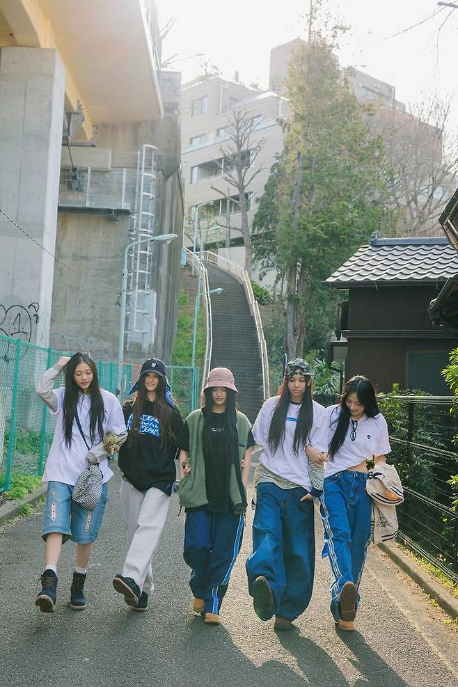 [서울=뉴시스] 뉴진스. (사진=어도어 제공) 2024.05.11. photo@newsis.com *재판매 및 DB 금지