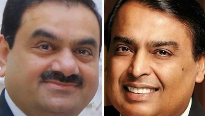 인도 부호 1, 2위로 꼽히는 가우탐 아다니 아다니그룹 회장(왼쪽)과 무케시 암바니 릴라이언스 인더스트리 회장. [인스타그램, 엑스(X, 옛 트위터) 캡처]