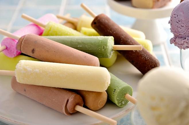 차가운 아이스크림 등을 먹었을 때 갑자기 순간 머리가 저릿하고 멍해지는 것을 '뇌 동결'이라고 한다. [사진=게티이미지뱅크]