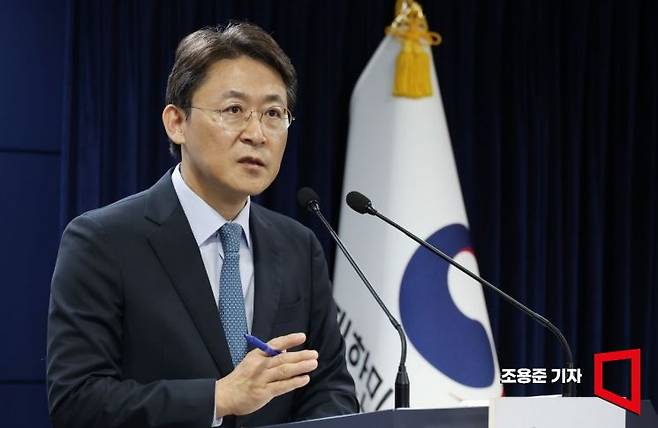 권대영 금융위원회 사무처장이 13일 서울 종로구 정부서울청사에서 부동산 PF의 질서있는 연착륙을 위한 향후 정책 방향에 대해 발표하고 있다. 사진=조용준 기자 jun21@