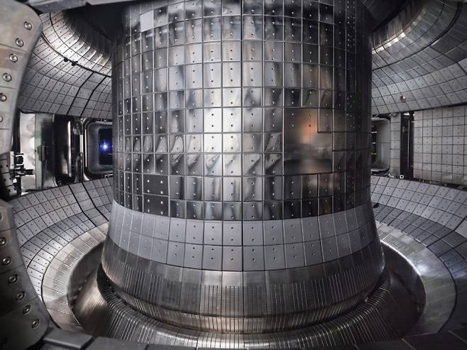 초전도 핵융합연구장치(KSTAR) 내부 모습. 핵융합연 제공