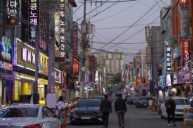 경기도 안산시 단원구 원곡동 다문화거리 풍경. 윤운식 선임기자