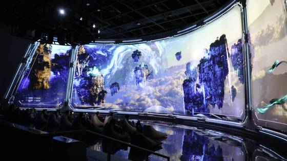 Space Exploration invites participants to sit down comfortably and watch a film that wraps up the space tour [LE SPACE]