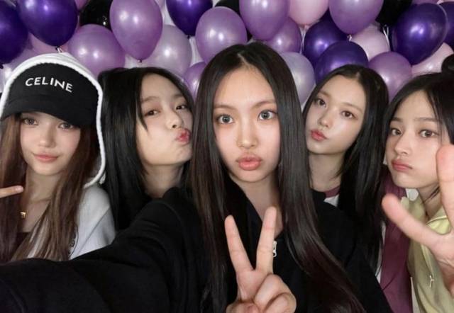 뉴진스 멤버들. 왼쪽부터 다니엘, 하니, 혜인, 해린, 민지. 뉴진스 인스타그램 캡처