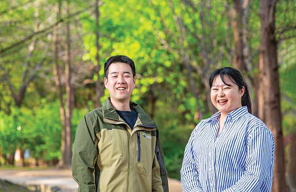 대전한밭수목원에서 정지민 계장과 김보리씨가 5년 만에 재회했다.