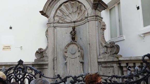 벨기에 브뤼셀 고디바 본점 바로 앞에는 그 유명한 ‘오줌싸개 소년’ 동상이 있다.
